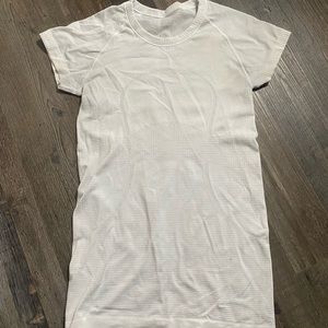 Lululemon Swiftly Tech Short-Sleeve Shirt 2.0